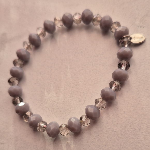 Tocara Jewelry - Tocara Beaded Bracelet in Clear And Gray Beads (J19)